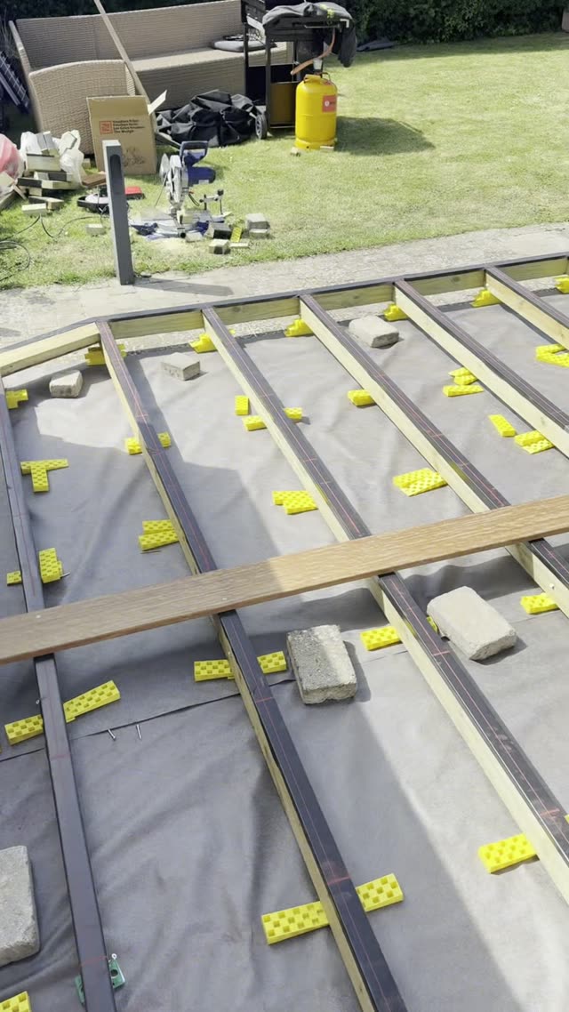 Terrasse oven på eksisterende fliseterrasse